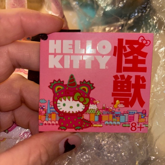 Hello Kitty Loungefly Backpack - Picture 6 of 8